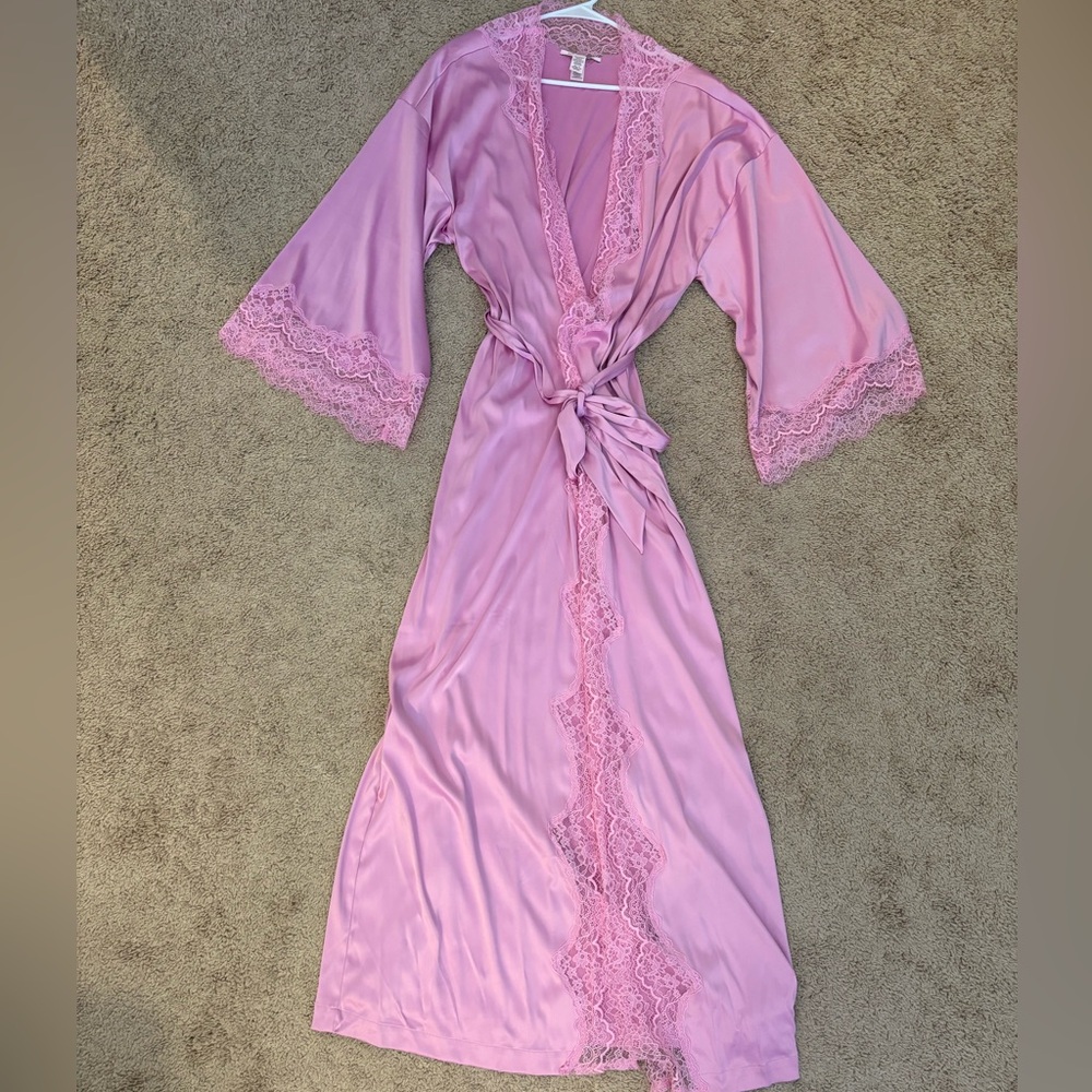 Victoria's Secret Lavender Lace Robe